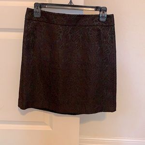 Perfect 6p black skirt with a hint of burgundy
